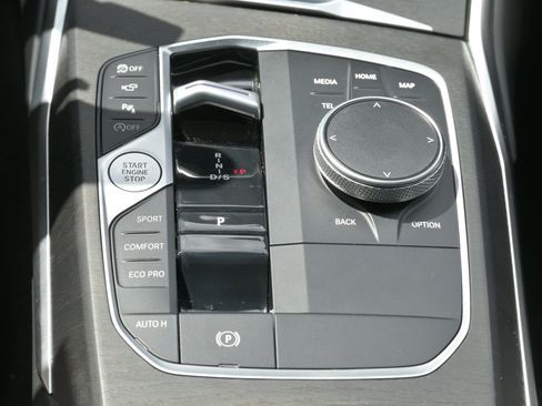 Used 2024 BMW 330i Sedan w/ M Sport Package RWD image 29
