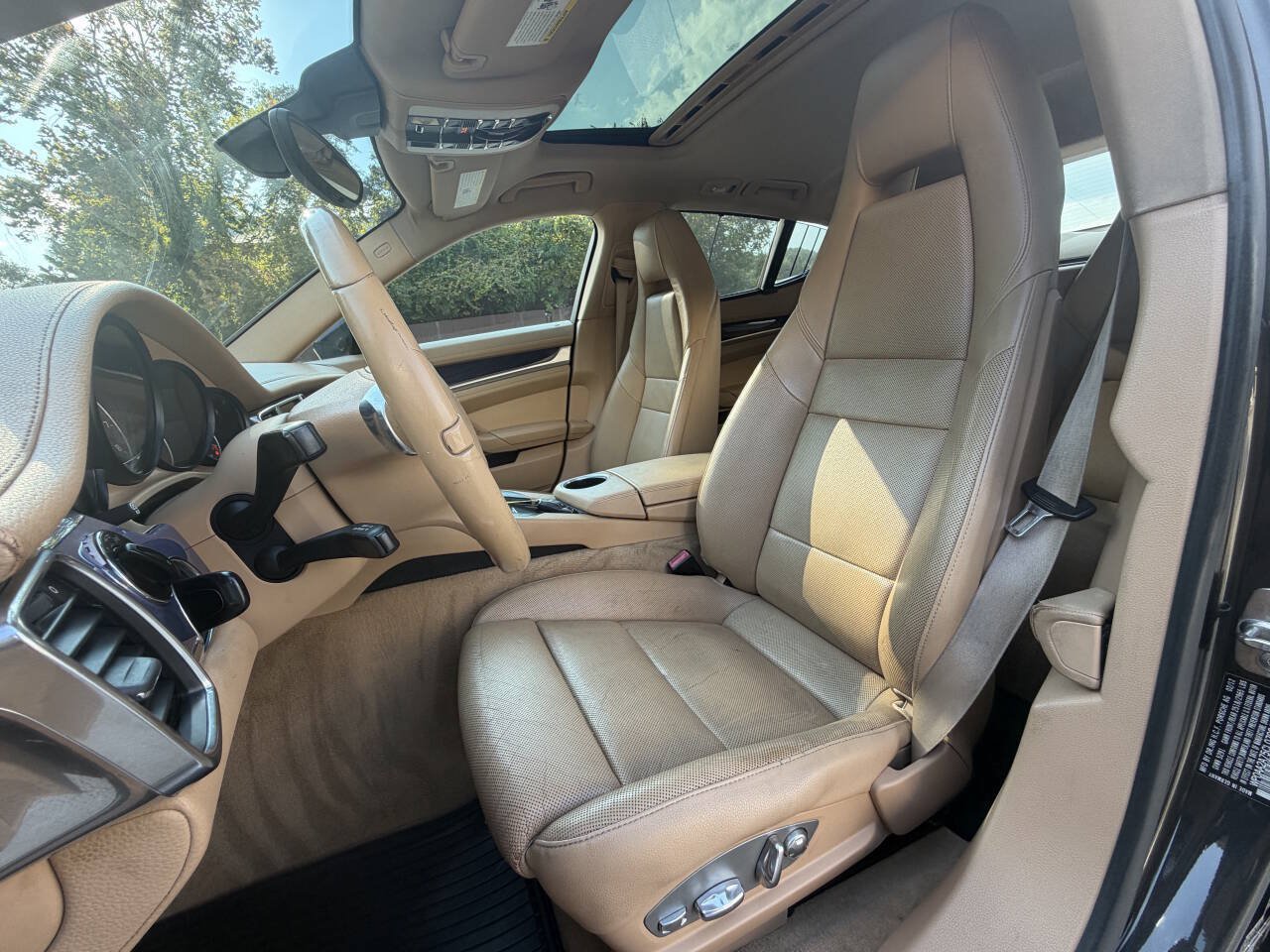 Used 2012 Porsche Panamera 4 AWD/4WD image 6