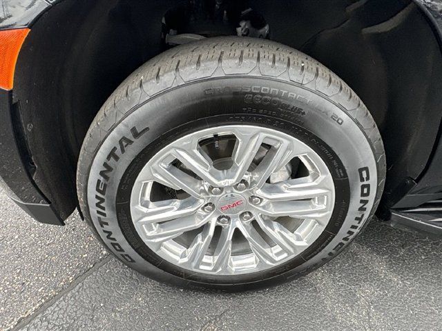 Used 2023 GMC Yukon SLE w/ Gmc Pro Safety Plus Package AWD/4WD image 32