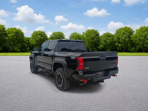 Used 2026 Toyota Tacoma TRD Off-Road AWD/4WD image 5