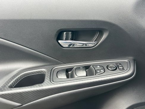 Used 2025 Nissan Versa SV image 11