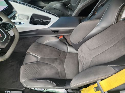 Used 2023 Chevrolet Corvette Stingray Premium Conv w/ Z51 Performance Package image 14