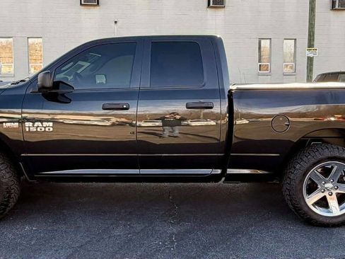 Used 2017 RAM 1500 Express w/ Express Value Package image 3