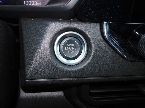 Used 2025 Chevrolet Colorado Trail Boss AWD/4WD image 31