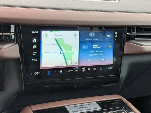 Used 2025 Lincoln Navigator Reserve image 15