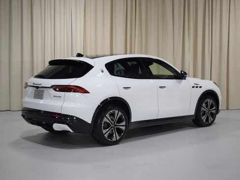 New 2025 Maserati Grecale Folgore image 11