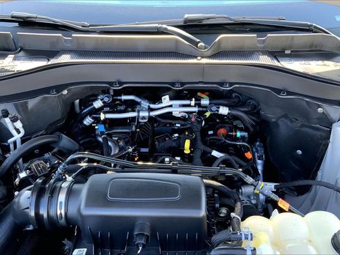 Used 2023 Ford Explorer XLT w/ Equipment Group 202A RWD image 28