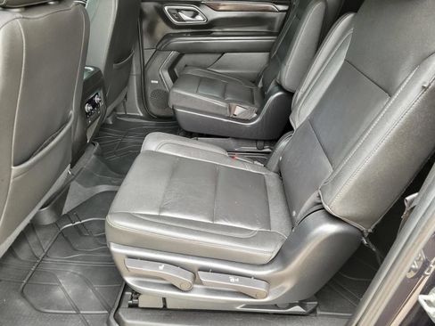 Used 2023 Chevrolet Suburban Z71 w/ Luxury Package AWD/4WD image 20
