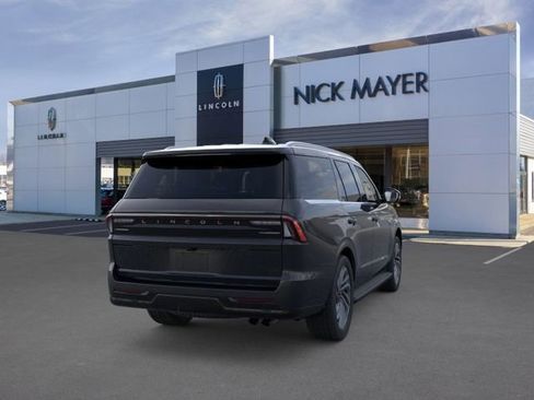 New 2026 Lincoln Navigator Premiere AWD/4WD image 9