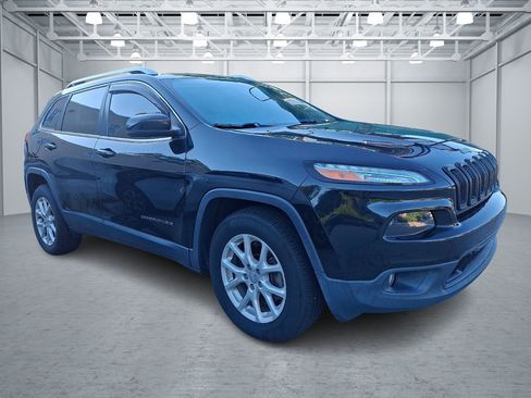 Used 2015 Jeep Cherokee Latitude w/ Comfort/Convenience Group AWD/4WD image 2