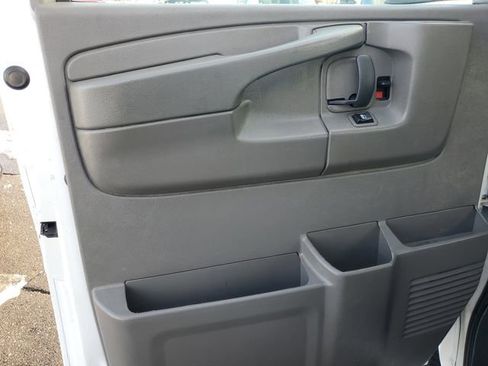 Used 2014 Chevrolet Express 1500 AWD image 6