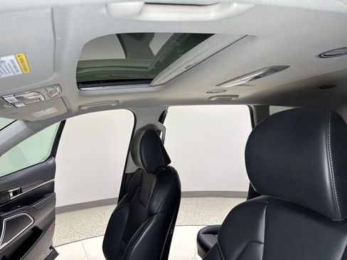 Used 2025 Kia Telluride S AWD/4WD image 4