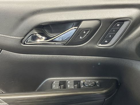 Used 2023 GMC Acadia SLT w/ Elevation Edition image 33