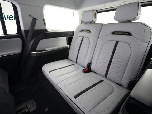 Used 2025 Rivian R1S Adventure AWD/4WD image 25
