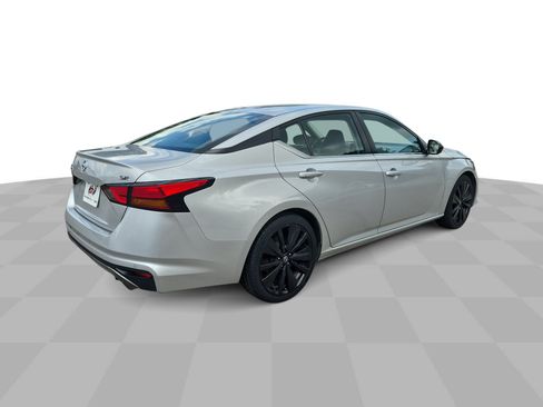 Used 2020 Nissan Altima 2.5 SR FWD image 8