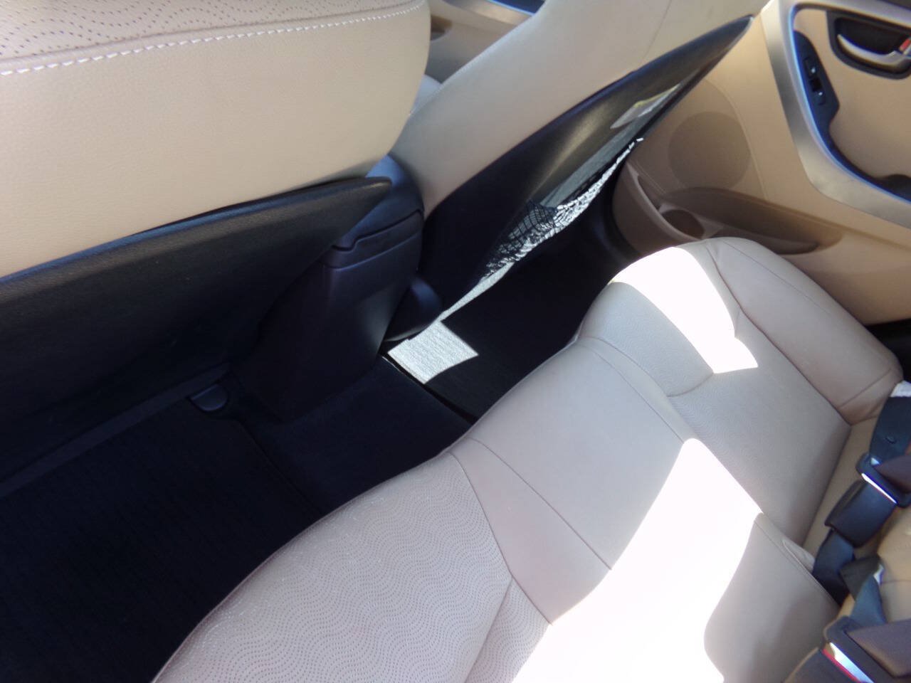 Used 2013 Hyundai Elantra Limited FWD image 15