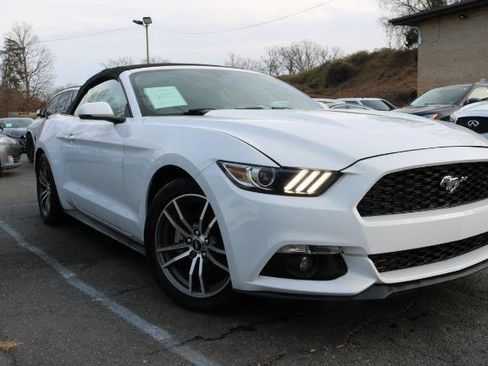 Used 2016 Ford Mustang Premium image 4