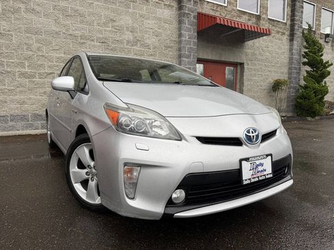 Used 2013 Toyota Prius Five image 1