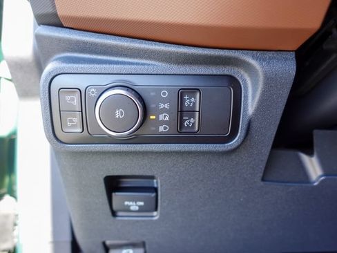 Used 2024 Ford Bronco Outer Banks AWD/4WD image 18