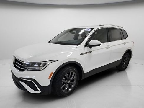 Used 2022 Volkswagen Tiguan SE image 8