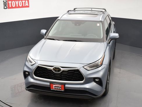 Used 2021 Toyota Highlander XLE AWD/4WD image 27
