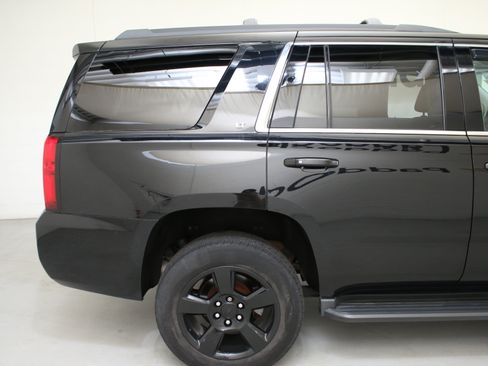 Used 2018 Chevrolet Tahoe LT w/ Luxury Package AWD/4WD image 10