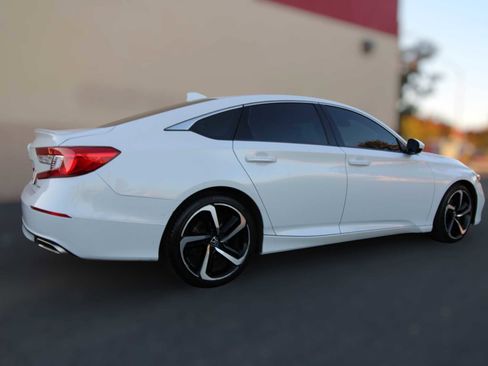 Used 2018 Honda Accord Sport image 13