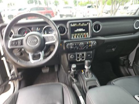 Used 2023 Jeep Wrangler Unlimited Sahara w/ Cold Weather Group AWD/4WD image 19