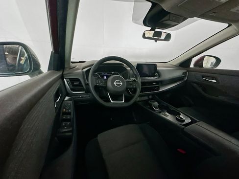 Used 2023 Nissan Rogue SV image 18