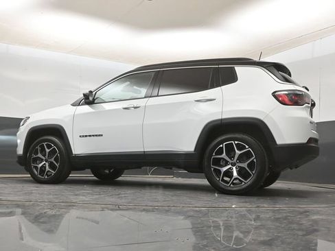 Used 2025 Jeep Compass Limited AWD/4WD image 13