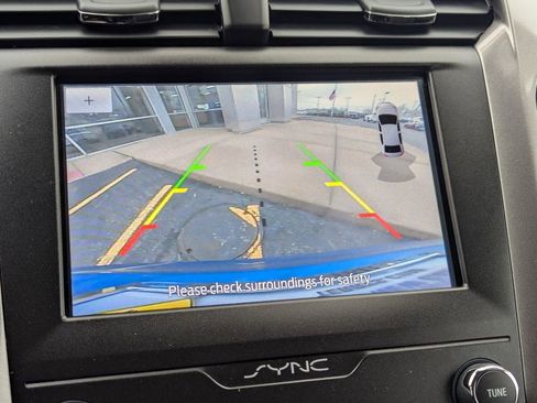 Used 2020 Ford Fusion SE image 17