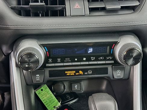 Used 2022 Toyota RAV4 XLE image 23