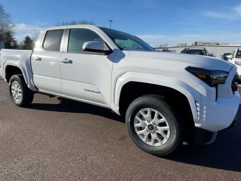 New 2025 Toyota Tacoma SR5 image 8