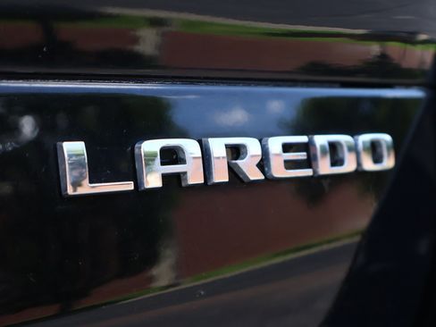 Used 2023 Jeep Grand Cherokee L Laredo AWD/4WD image 27