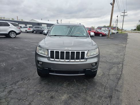 Used 2013 Jeep Grand Cherokee Overland AWD/4WD image 2