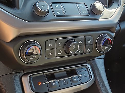 Certified 2023 GMC Acadia AT4 w/ Technology Package AWD/4WD image 16