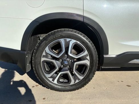 Used 2023 Subaru Ascent Touring image 9