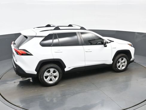 Used 2021 Toyota RAV4 LE AWD/4WD image 39