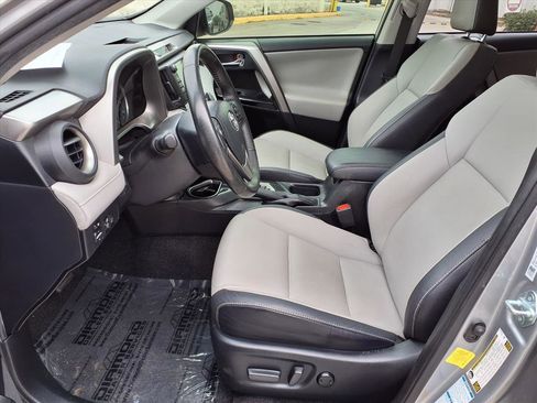 Used 2017 Toyota RAV4 Limited image 17