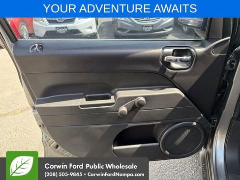 Used 2014 Jeep Compass Sport FWD image 12