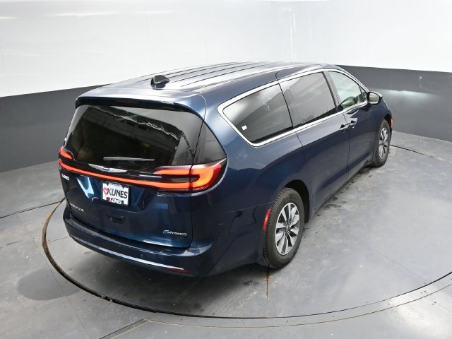 Used 2024 Chrysler Pacifica Limited FWD image 35