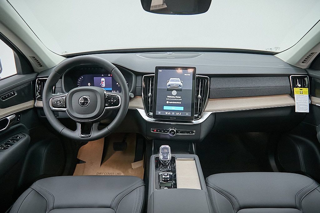 New 2026 Volvo XC90 T8 Plus w/ Protection Package AWD/4WD image 27