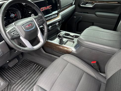 Used 2025 GMC Sierra 1500 Elevation w/ Preferred Package AWD/4WD image 11
