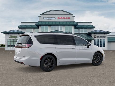 New 2026 Chrysler Pacifica Limited w/ S Appearance Package AWD/4WD image 5