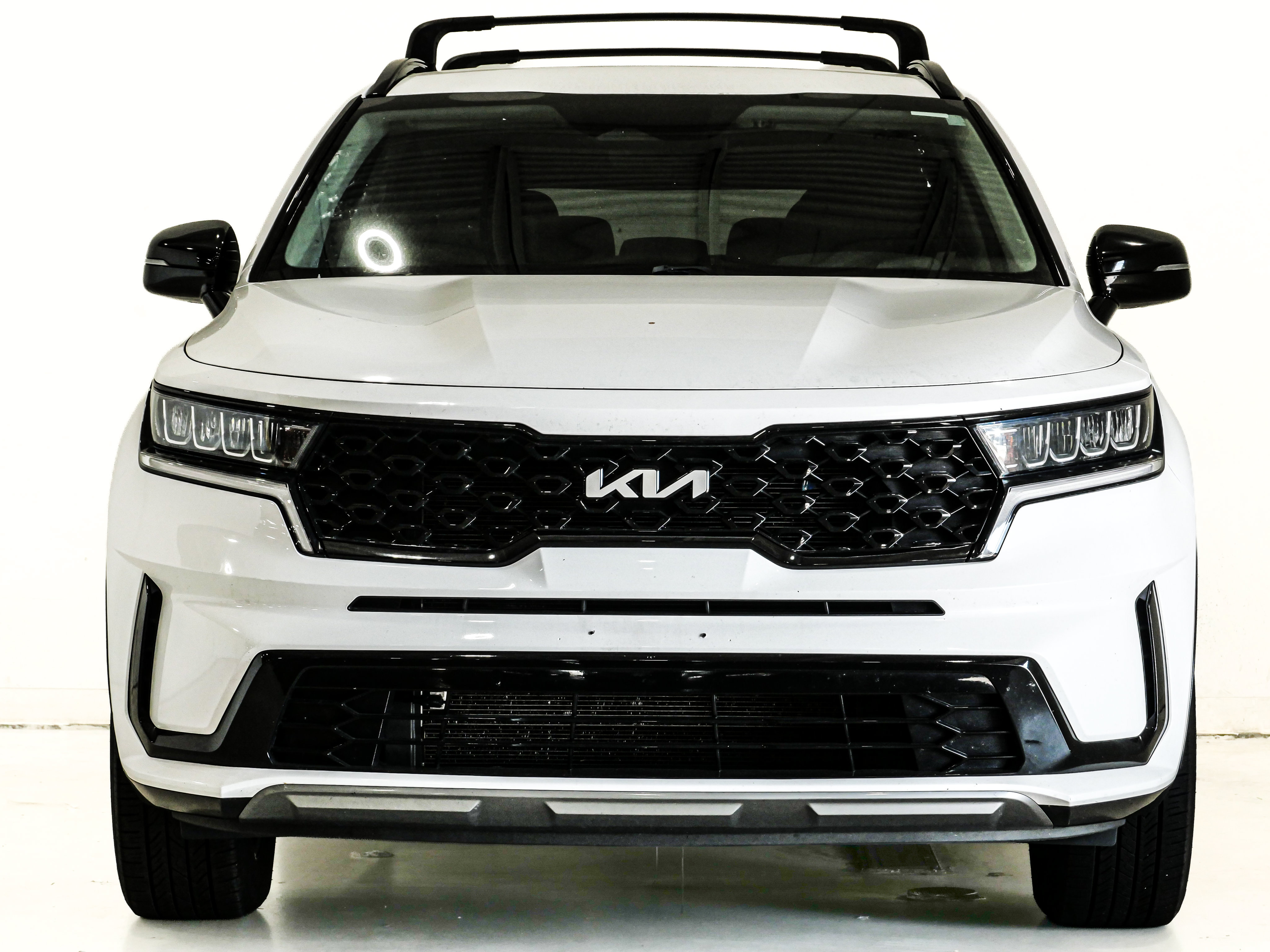 Used 2022 Kia Sorento S FWD image 2