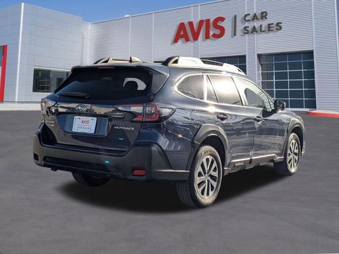 Used 2025 Subaru Outback Premium image 6