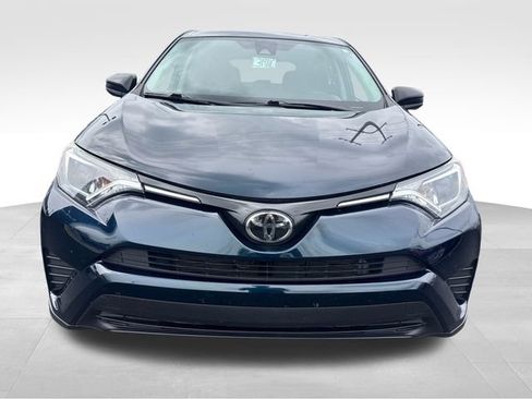 Used 2018 Toyota RAV4 LE w/ Carpet Mat Package AWD/4WD image 9
