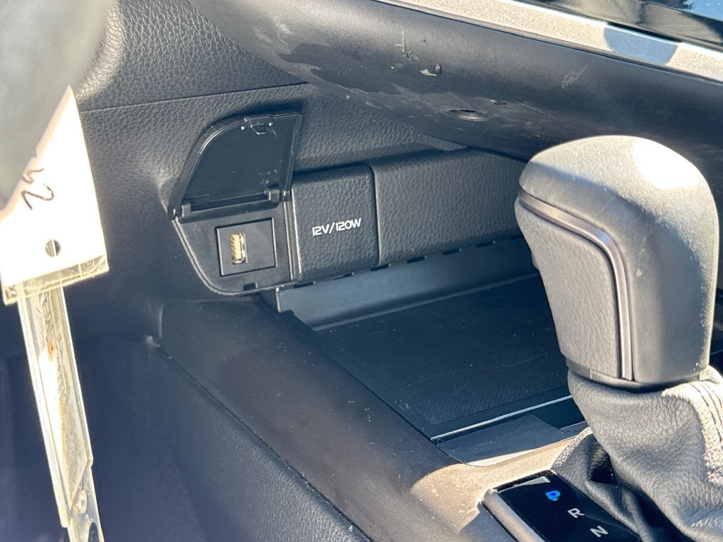 Used 2024 Toyota Camry SE w/ Cold Weather Package FWD image 30
