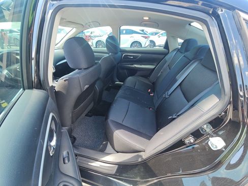 Used 2016 Nissan Altima 2.5 SR w/ Interior Lighting Package FWD image 11