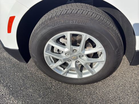 Certified 2024 Chevrolet Equinox LS w/ Driver Confidence II Package AWD/4WD image 9